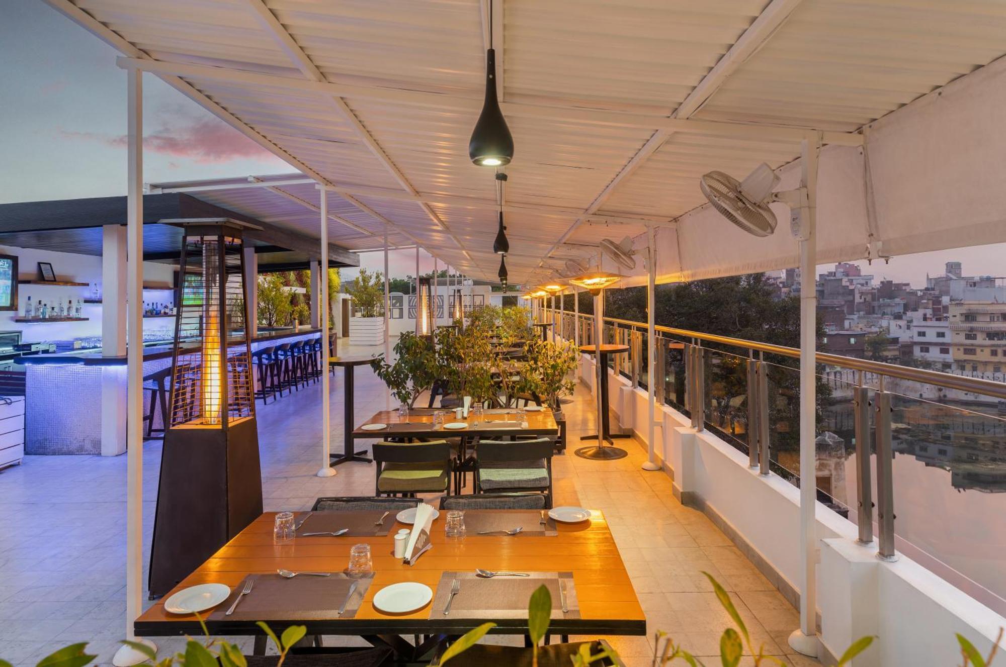 Rajdarshan - A Lake View Hotel in Udaipur Bagian luar foto