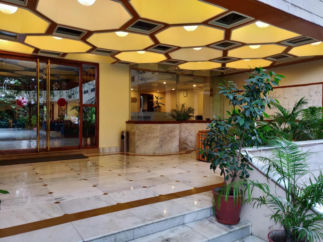 Rajdarshan - A Lake View Hotel in Udaipur Bagian luar foto