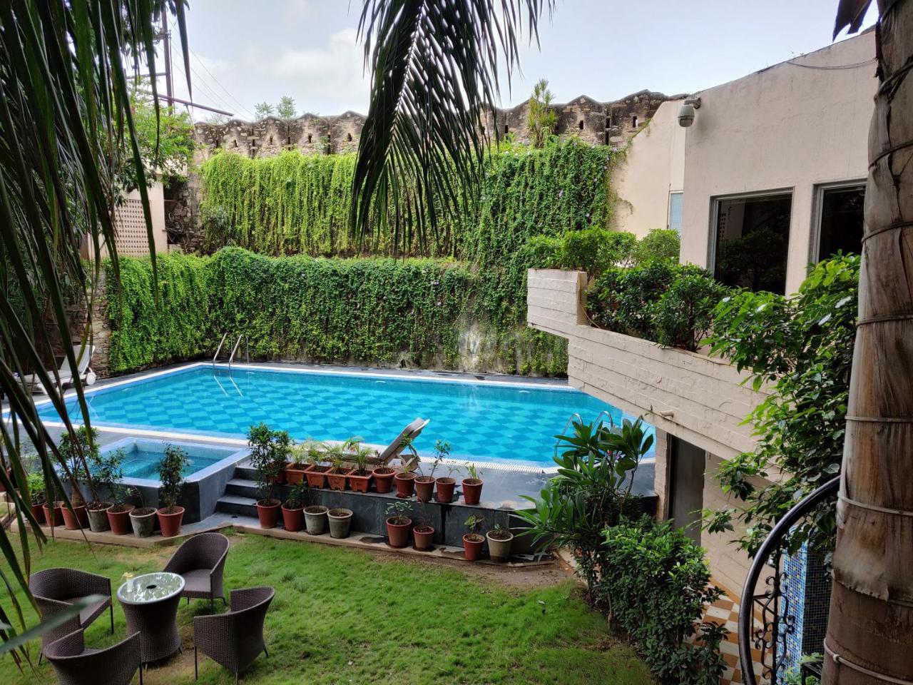 Rajdarshan - A Lake View Hotel in Udaipur Bagian luar foto